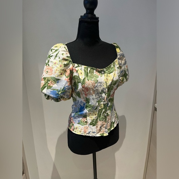 Size 6 Ruffled Sleeved Button Down Top - Picture 3 of 6